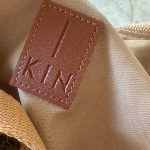 Hola NEW Sun Beach Bag Woven Tote Bag with Yellow Tassel - Picture 3 of 7